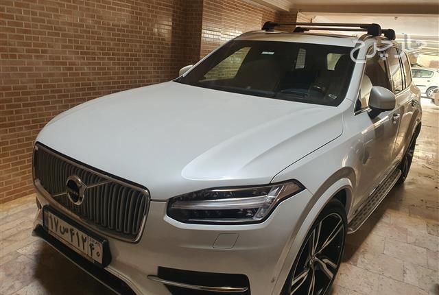 ولوو XC90 اینسکریپشن کارکرد ۴۴هزار کیلومتر بدنه بدون رنگ اتوماتیک فول